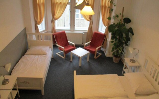 Hostel Franz Kafka Прага комната для гостей