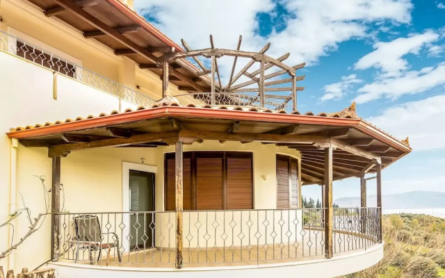 Graceful Villa in Raches Fthiotidos With Patio