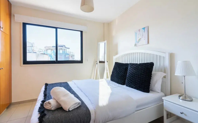 Glade - 1 BR Apt. & Balcony in Larnaca