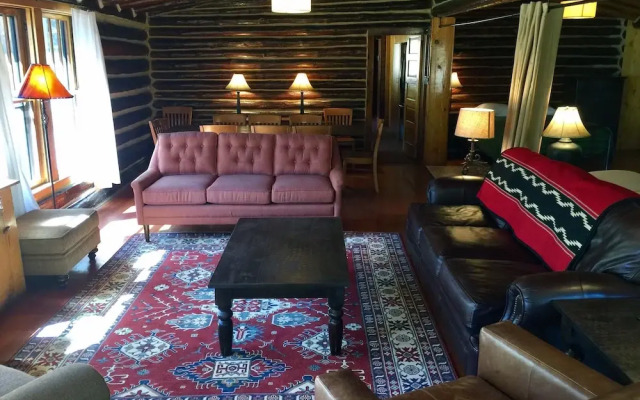 Corkins Lodge