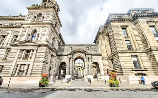 Stunning 2 Bed Apt in Merchant City With Parking