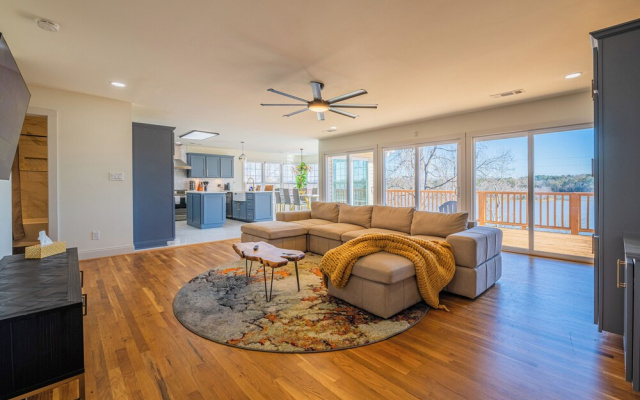 Private Dock & Hot Tub: Lakefront Eufaula Escape
