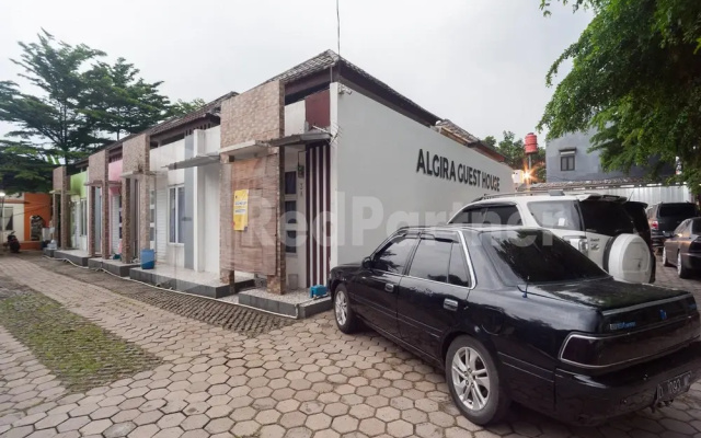 Algira Guest House Syariah Bogor Redpartner