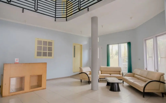 Candi Panggung Family Guest House Syariah by OYO Rooms