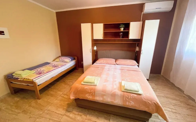Apartment Combaj 3