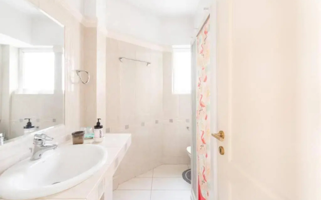 Two Bedroom Apartment Near Alimos Marina !