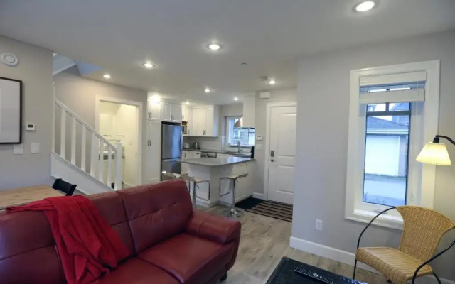Vancouver Traveller Cottage