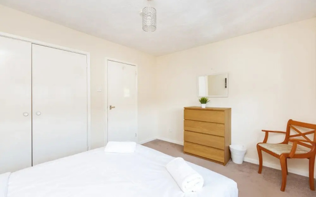 Clarence Suite - Cozy 1BR With Parking in Chatham