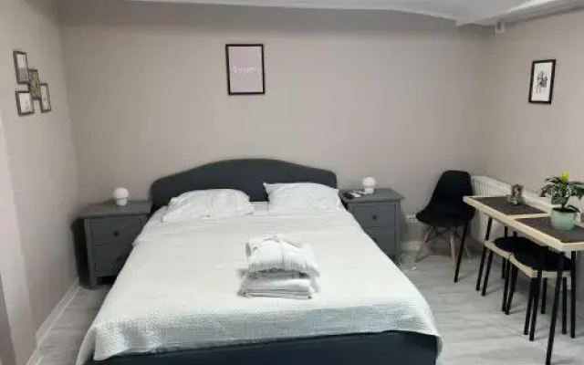 AZZA Aparthotel