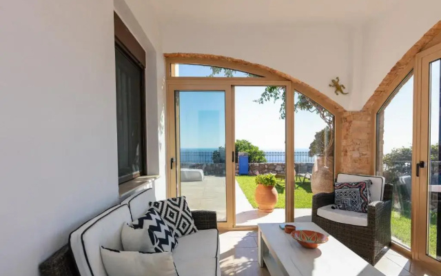 Julie Villa, idyllic location, By ThinkVilla