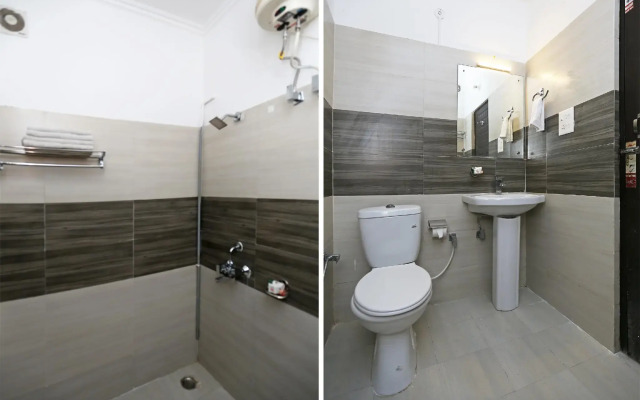 OYO Flagship 6163 Hotel City Palace