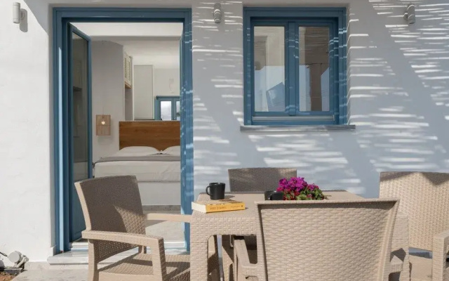 Camvillia Donoussa Village Suites