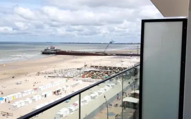 Modern Studio with Beautiful Sea View - 9th Floor