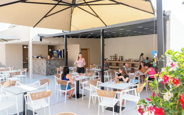 Ksamil Premium Hotel