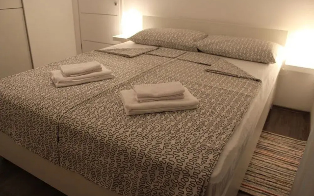 Apartment Silver