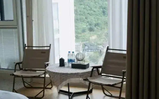Lianyungang wandering fish theme homestay