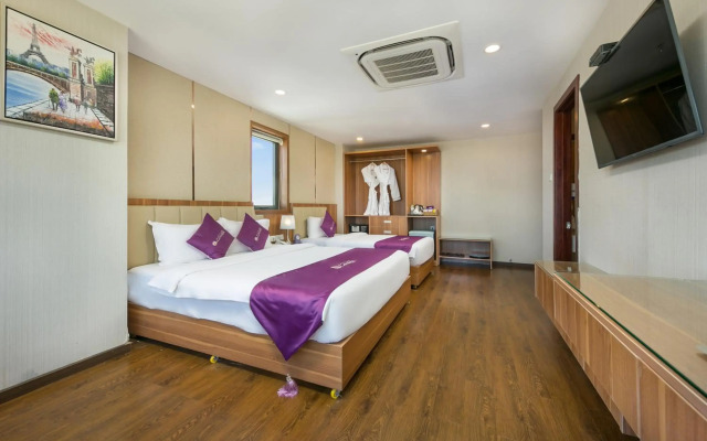Lavender Riverside Hotel