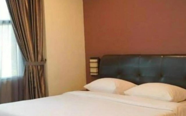 Capital O Rail Hotel