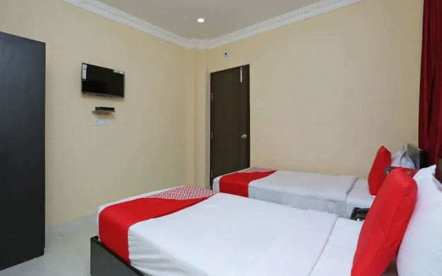 OYO 4439 Aura Inn