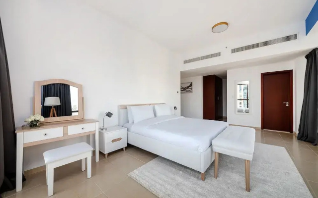 Panoramic Spacious City View 2BR Escape