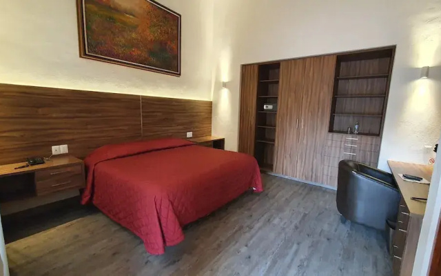 El Diezmo Hotel