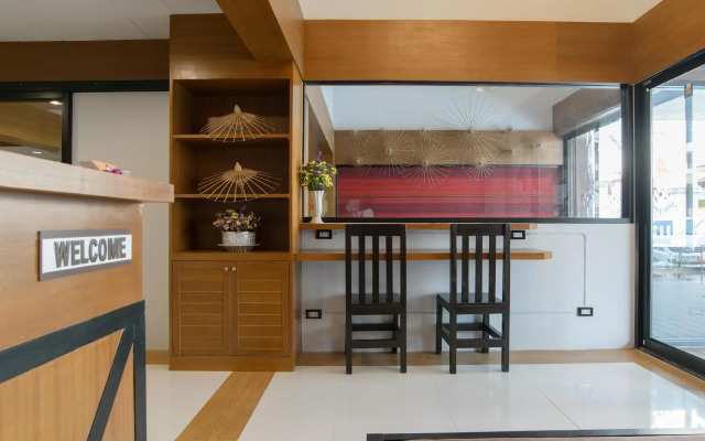 Little Lanna Cafe & Premier Guesthouse