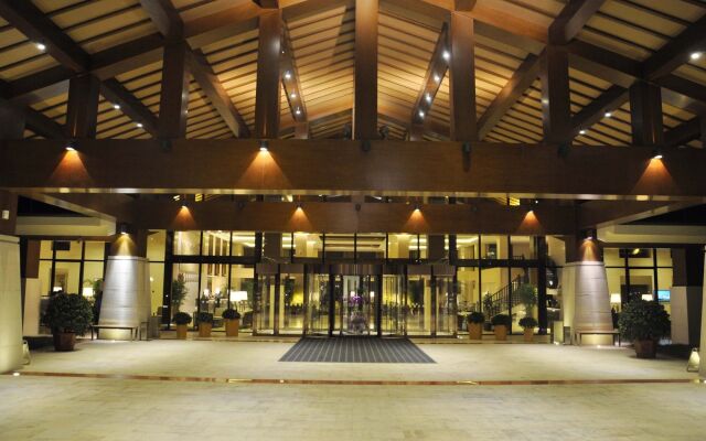 Отель Holiday Inn Resort Beijing Yanqing вид на фасад