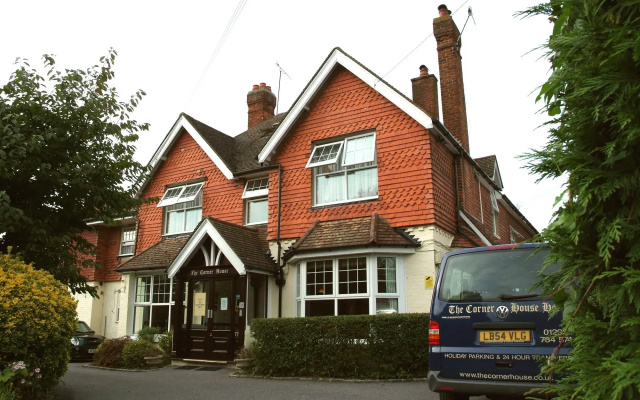 The Corner House Hotel Gatwick