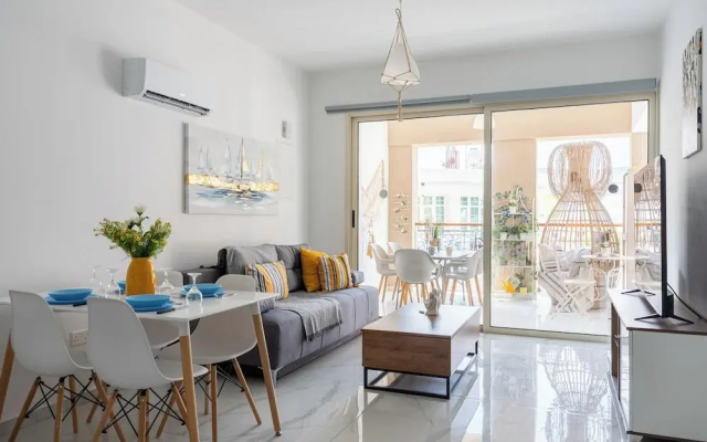 Infinity 1-Bedroom Apartment in Larnaca