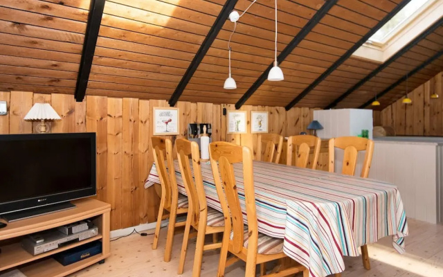 6 Person Holiday Home in Farvang