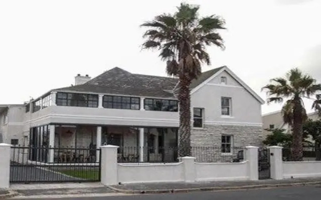 Muizenberg Guestique