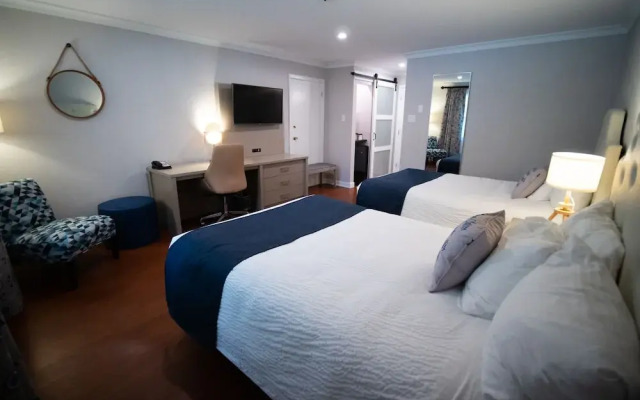 Oak Island Resort & Conference Centre