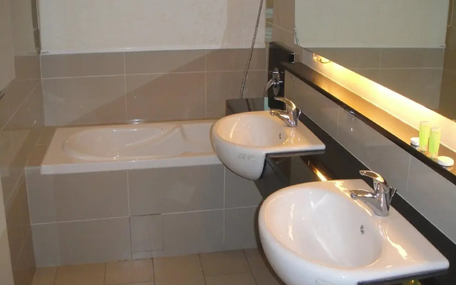 Ran Pacific Serviced Suites & Apartments