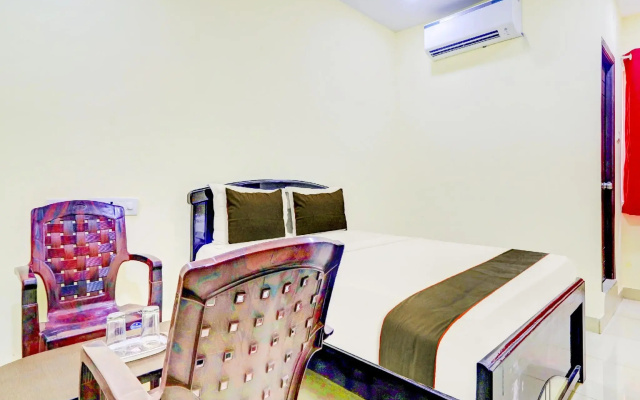 OYO 77700 Collection O Surabhi Grand