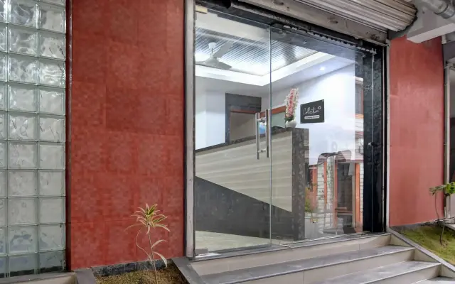 Townhouse Chinar Park Near Airport