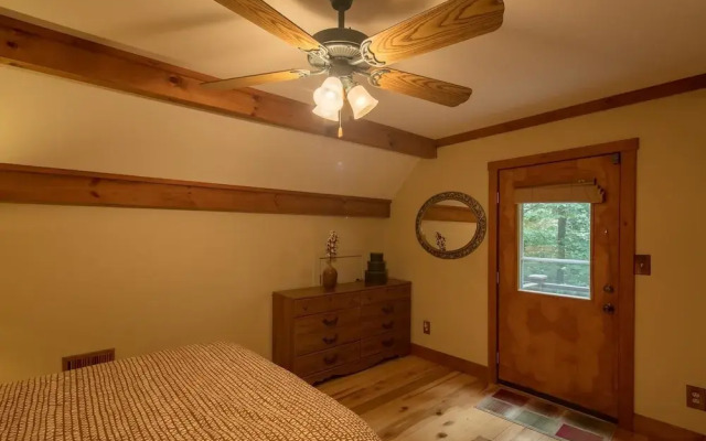 Hidden Creek Cabin Apartment