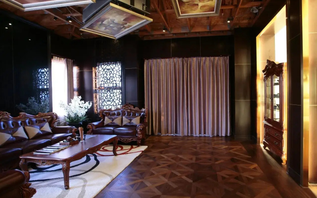 Donghu Lingang Hotel