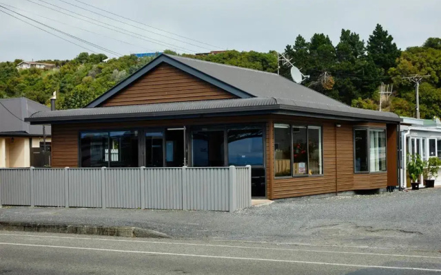 Paradise Inn - Kaikoura Holiday Home