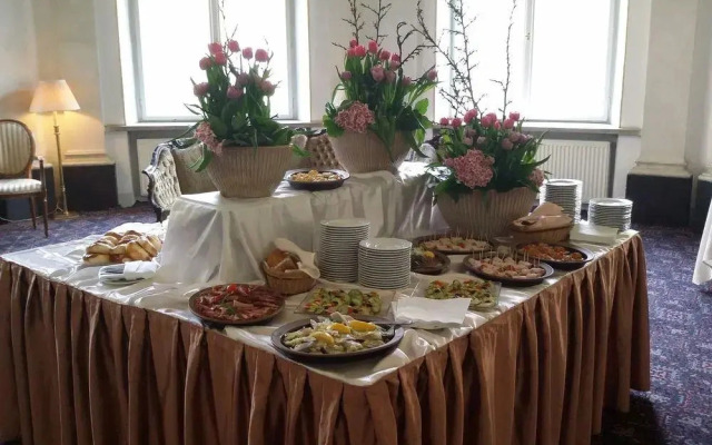 Paszkówka Granary Hotel
