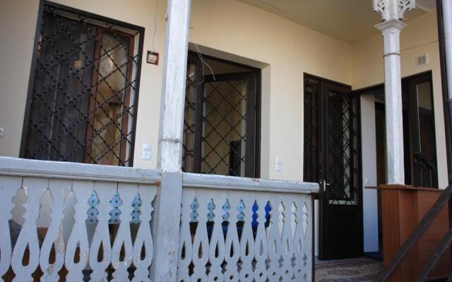 Отель Cozy Apartment in Old Tbilisi Грузия, Тбилиси - отзывы, цены и фото номеров - забронировать отель Cozy Apartment in Old Tbilisi онлайн балкон