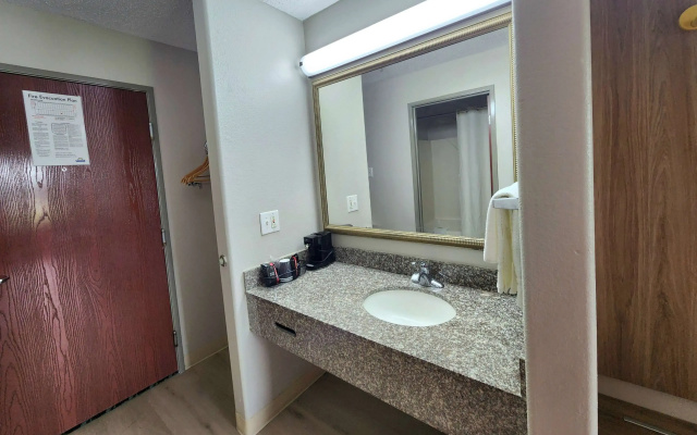 Days Inn by Wyndham Lafayette Scott