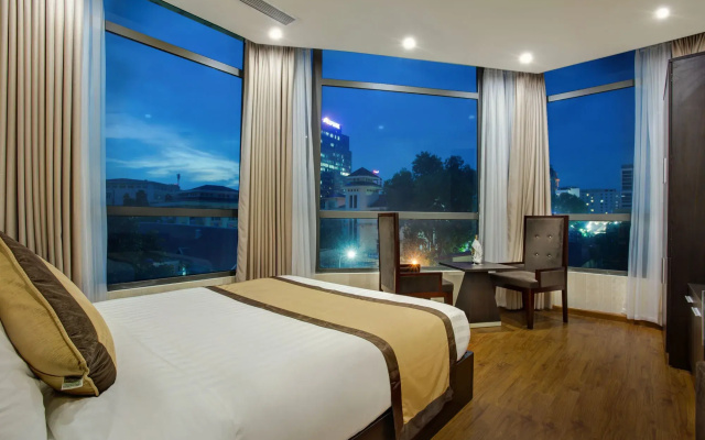 TQT Hotel