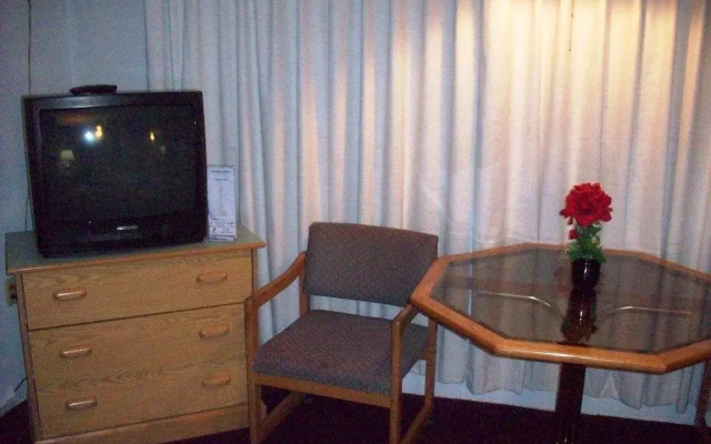 Hilander Motel