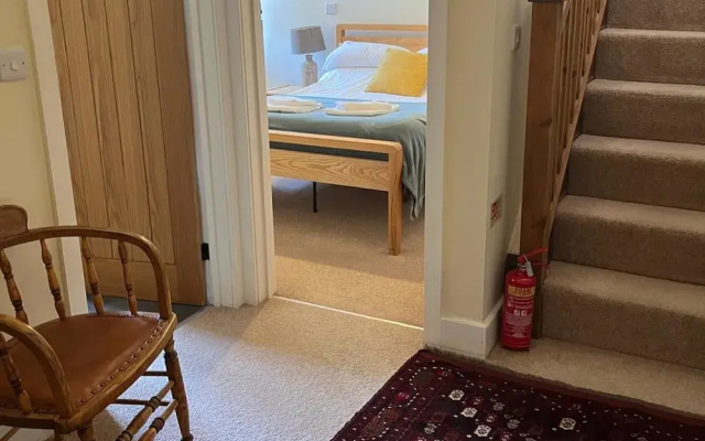 Dee Valley Country Escape - Sleeps 4 & Hot Tub