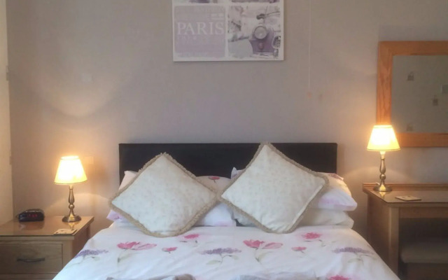 Glenora Guest House
