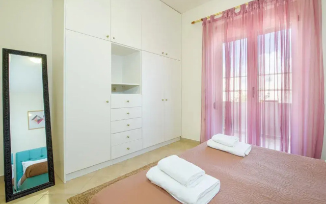 Dione Apartment with Terrace near Kalathas beach