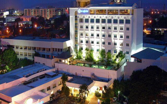 Отель The Apo View Hotel Филиппины, Давао - отзывы, цены и фото номеров - забронировать отель The Apo View Hotel онлайн вид на фасад