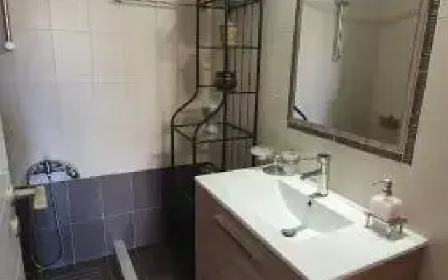 M-George apartment by the airport