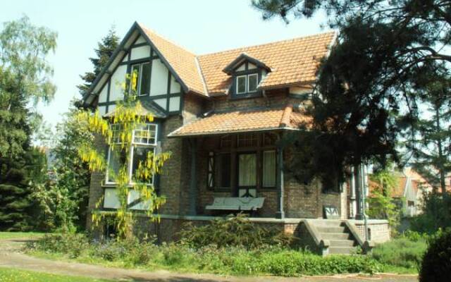 Отель B&B Villa De Loof 1901 вид на фасад