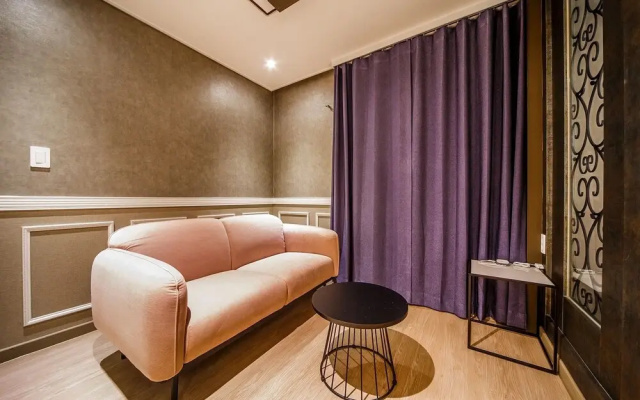 Jinju Hotel Servi